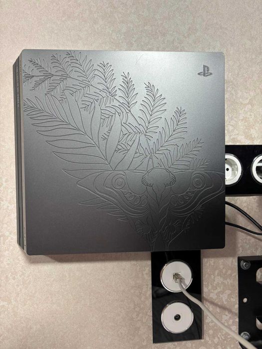 Sony PlayStation 4 ProThe Last of Us Part II Limited Edition 1TB Ssd