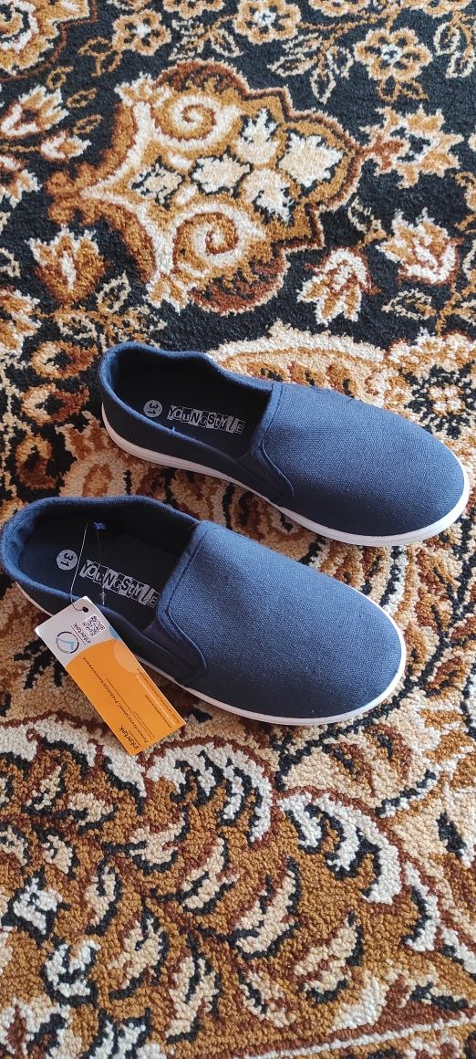 Trampki wsuwane nowe  rozm.31
