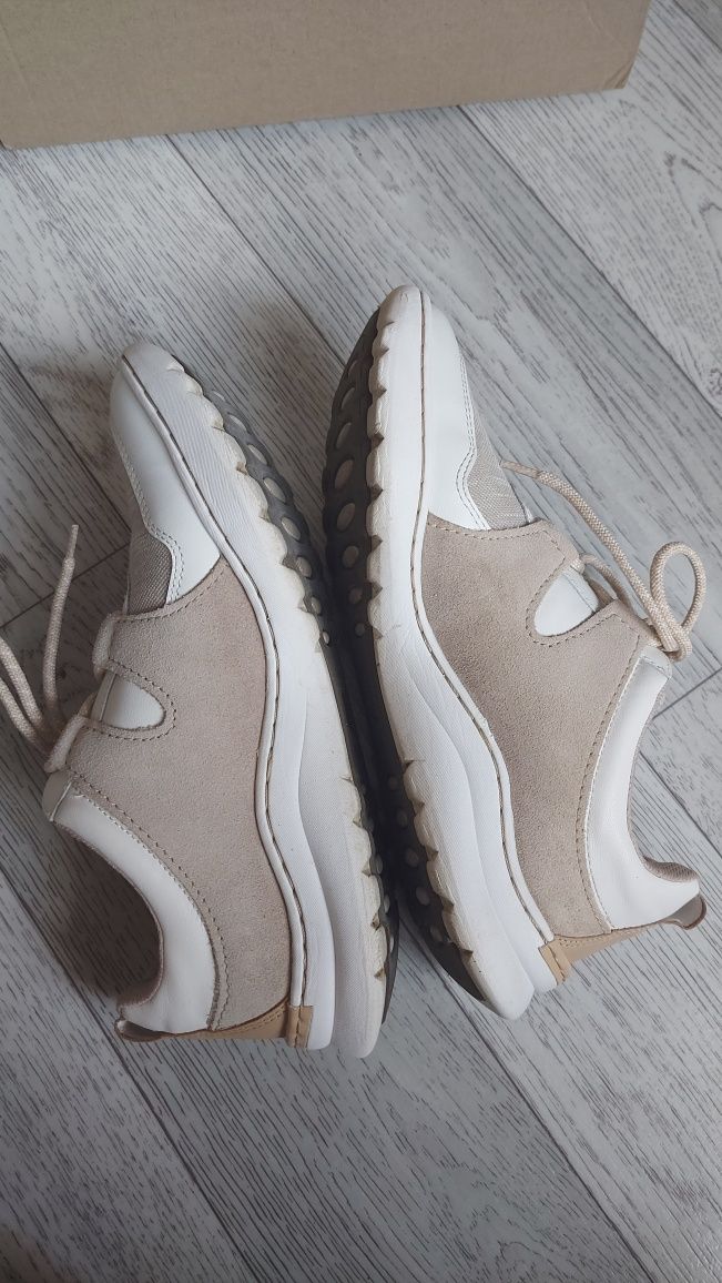 Кросівки жіночі шкіра текстиль Clarks 39 - 40