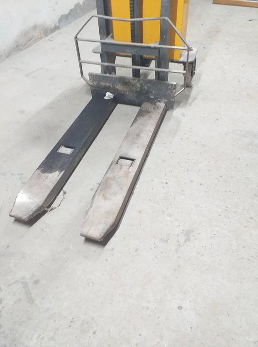 Штабелер електричний погрузчик