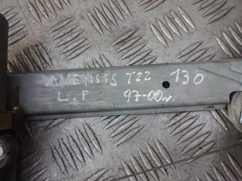 Toyota Avensis T22 97-00 podnośnik lewy przód przedni