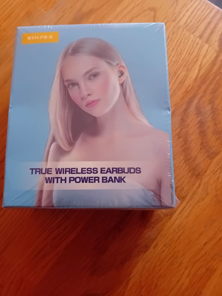 NOWE. Słuchawki bezprzewodowe  powerbank nowe  BT