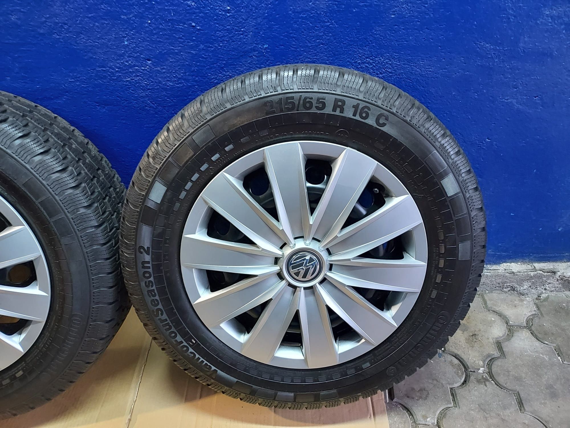 Koła R16C 5×120 VW T5,T6 oryginalne idealny stan +kołpaki wielosezon