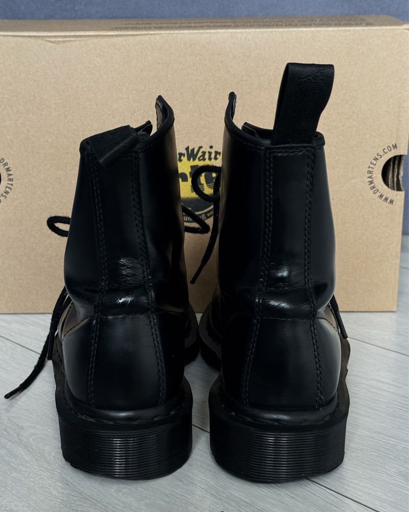 Шкіряні Черевики Dr.Martens 1460 mono black  / 39 розмір / оригінал