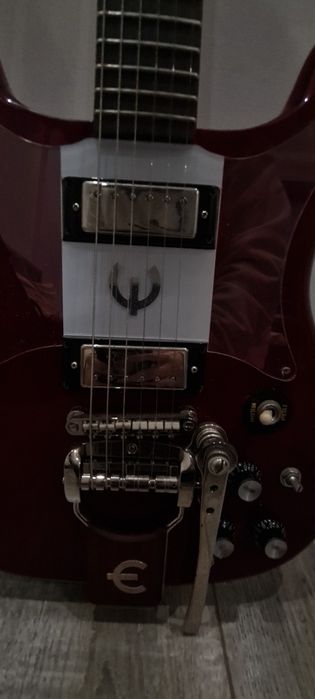 продаю гитару Epiphone Crestwood