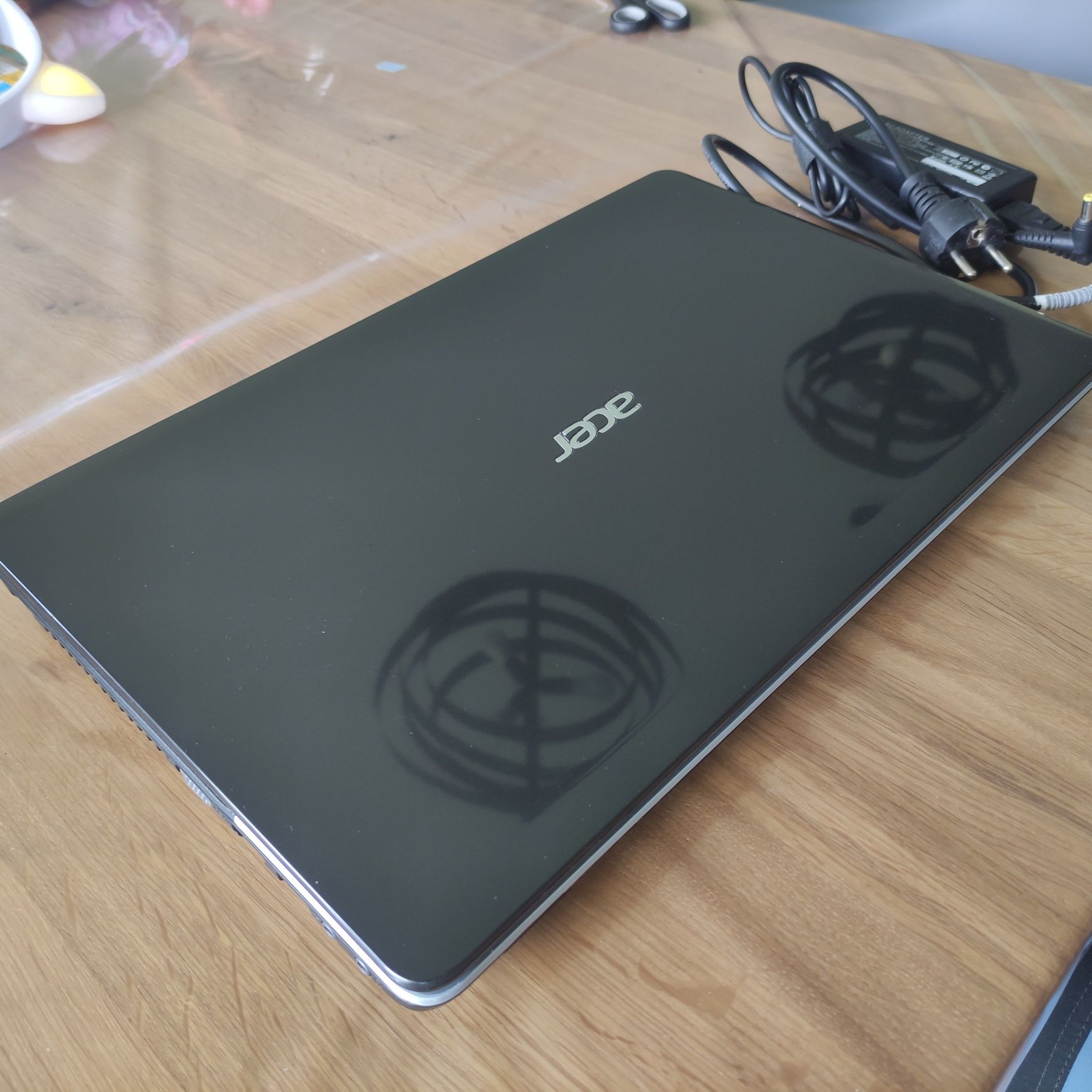 Laptop Acer Aspire E1-571, Intel Core I3-3120M, 8 GB RAM, zasilacz.