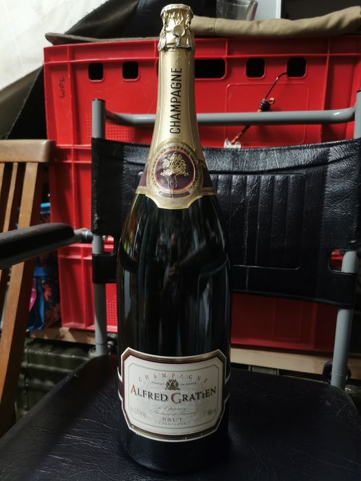 Butelka wystawowa Alfred Gratien Champagne 3000ml