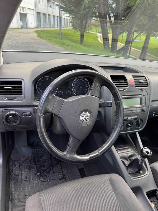 Volkswagen Golf 5 – 2005 | 200.000 km | Sem nada a fazer!