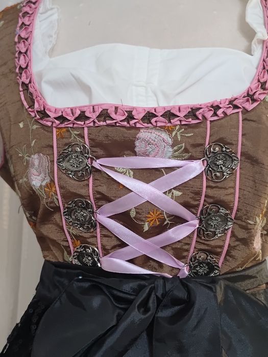 Strój przebranie ludowe długa folk Oktoberfest biesiada Jagna roz 46