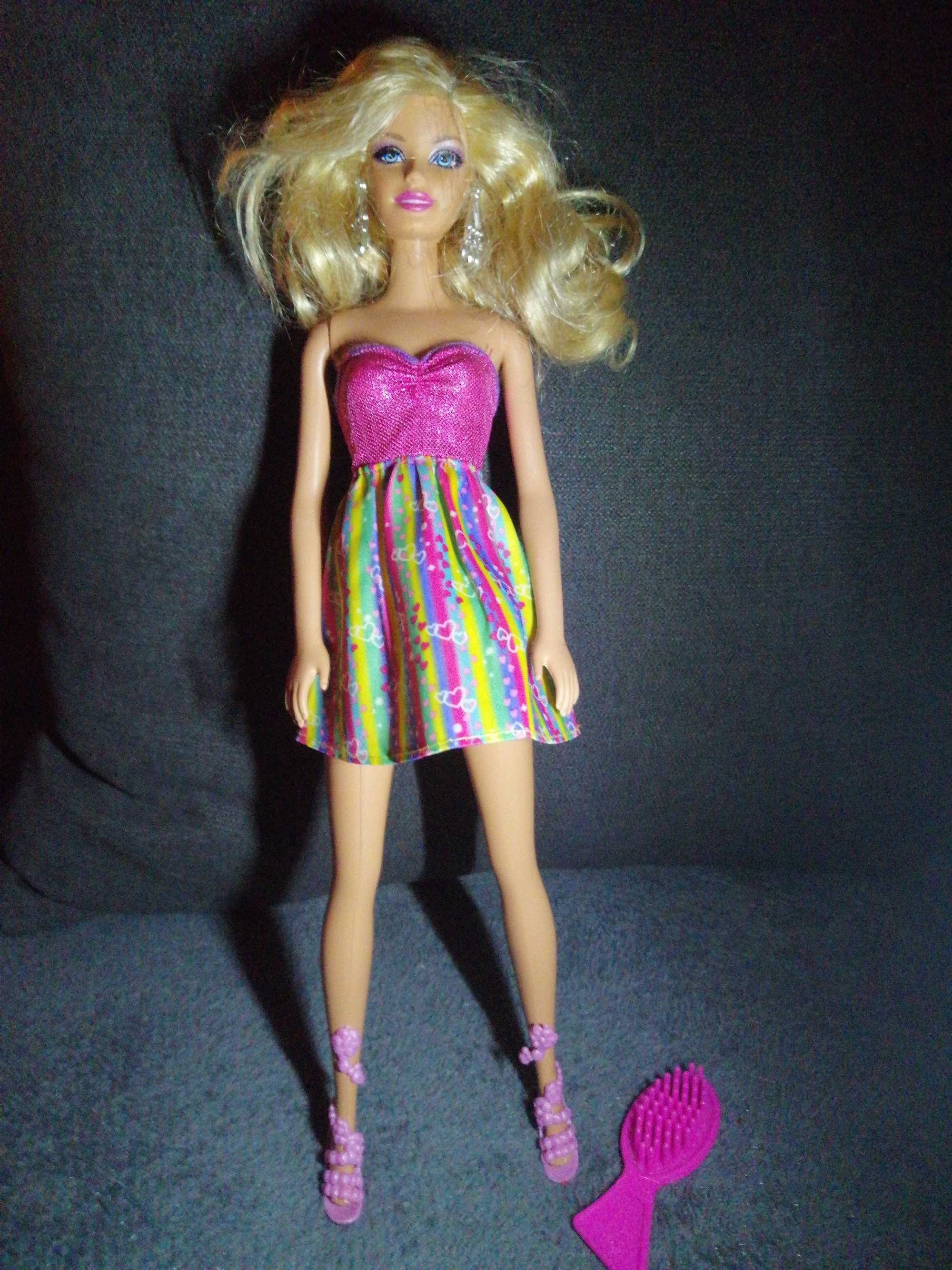 lalka Barbie ze zmieniającą kolor sukienką