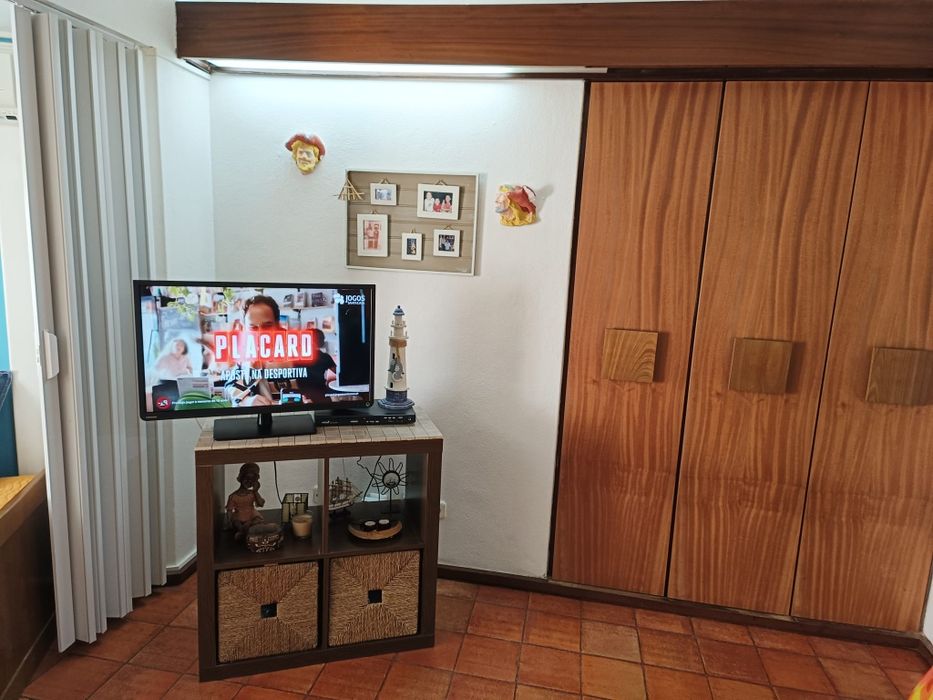 Vendo T0  Sesimbra,  Califórnia 
Predio do tribunal de sesimbra
Segura