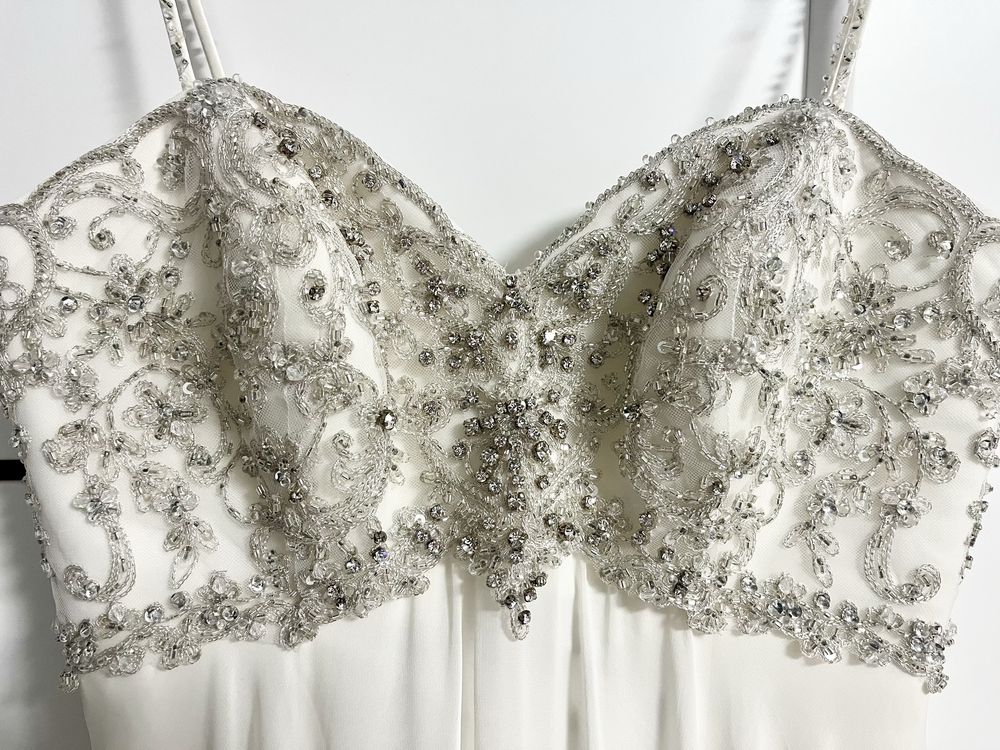 Весільна сукня вишита кристалами Swarovski