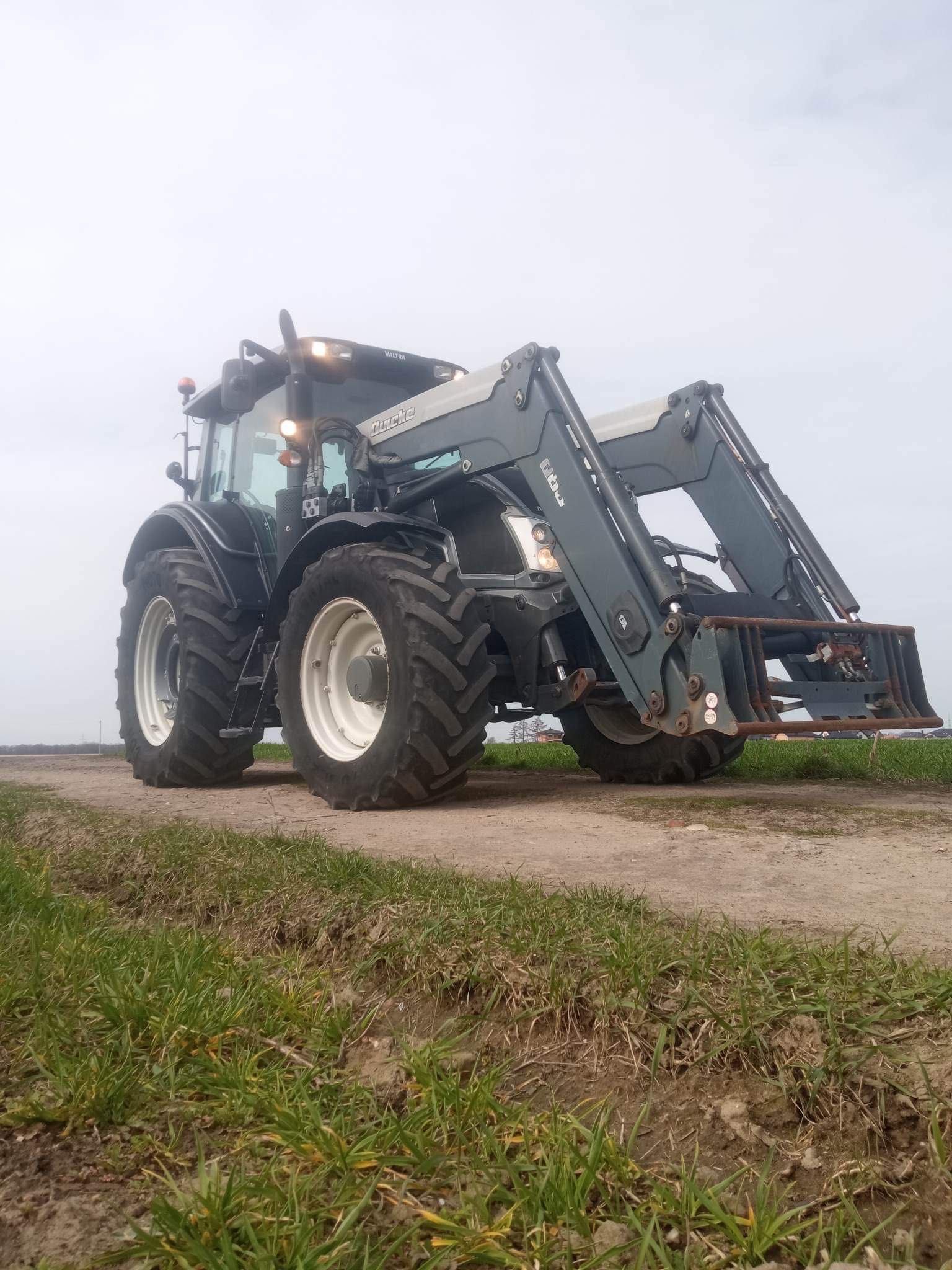 Valtra N123 Automat oryginalny ładowacz Valtra ARM Q66