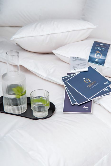 Kołdra AMZ QUEEN letnia, puch 100% 180x200cm Biały