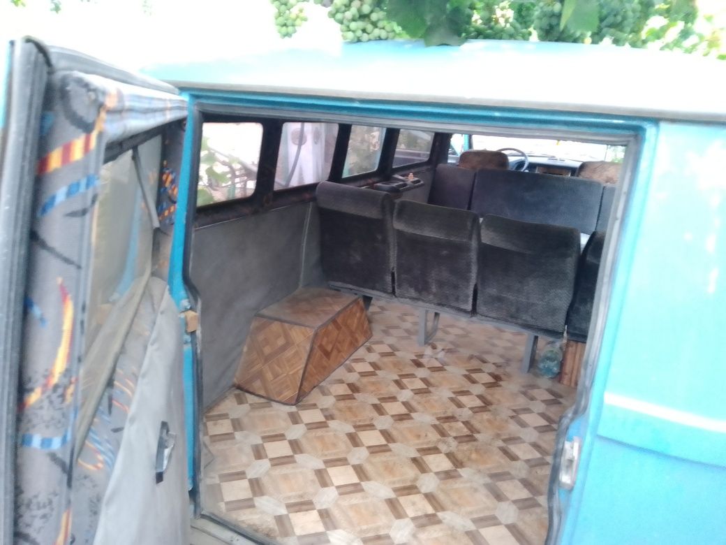 Авто "Бус" сів поїхав