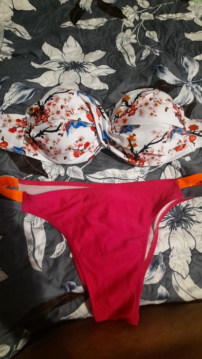 Купальник новый 85С