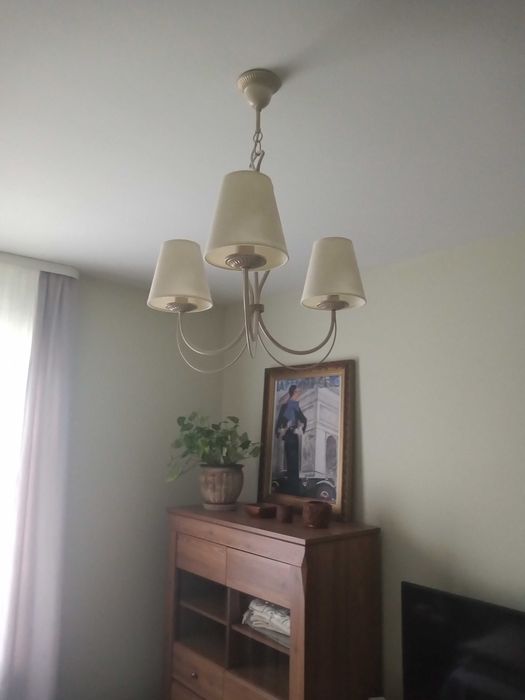 Lampa sufitowa - żyrandol klasyczny z abażurami