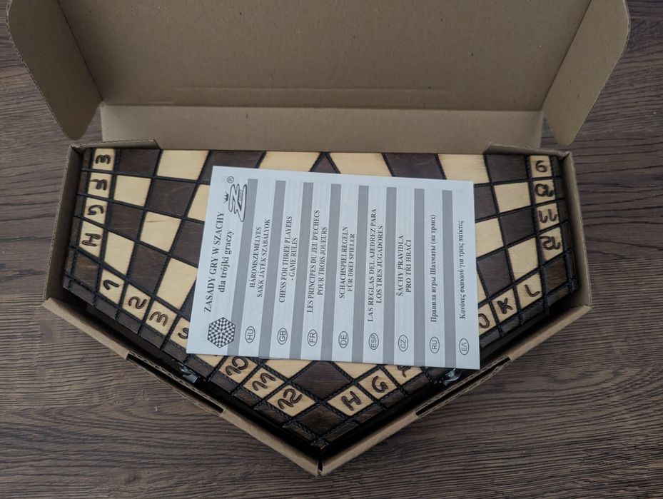 Szachy drewniane dla 3 osób Nowe