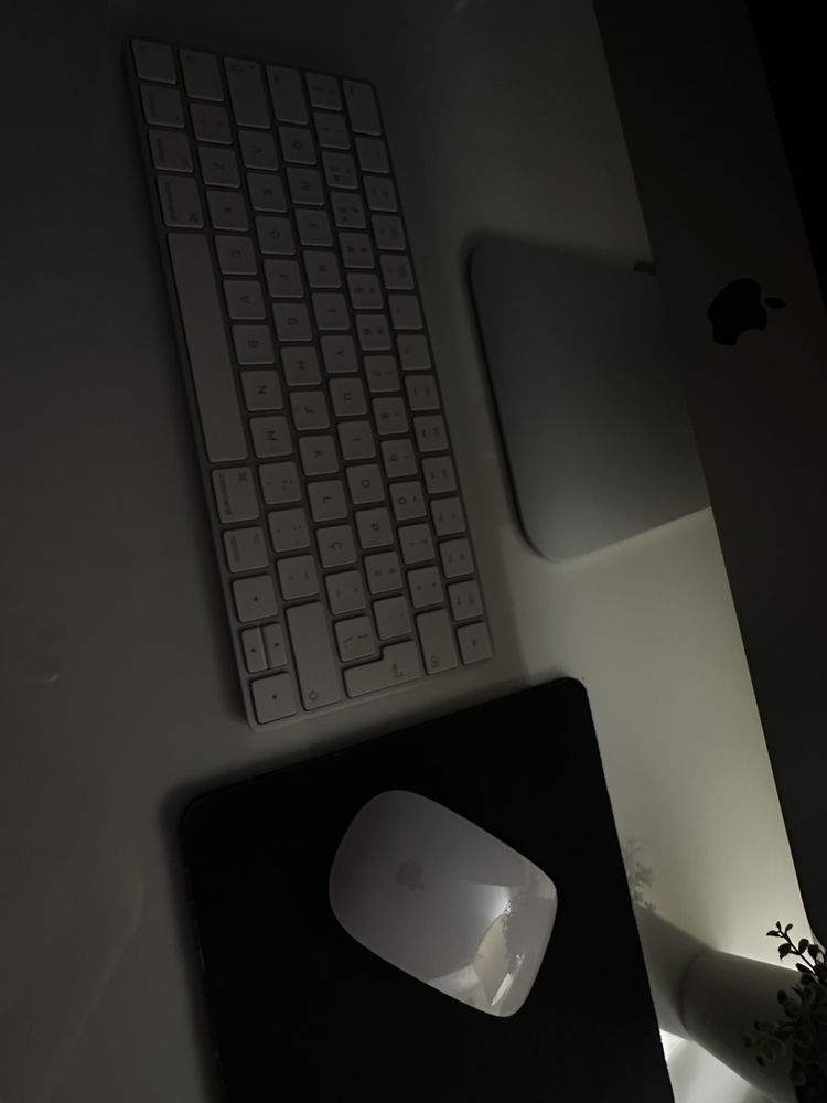 Imac Apple com Caixa Original Imac Retina 4k 21.5 polegadas 2019