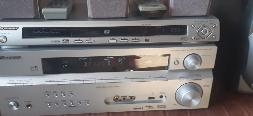 Amplituner Pioneer VSX-817 7.1 CH plus DVD Pioneer  DV-2850 i kolumny