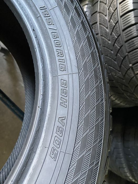 Шини 195/60/16 - 4шт Yokohama BluEarth winter V905 зима
