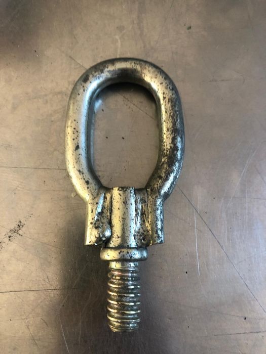 Ucho holownicze wkrętka zaczep