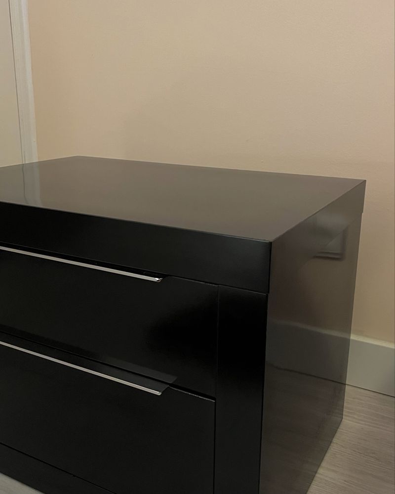 Cómoda + Mesa de Cabeceira (Como Novas)