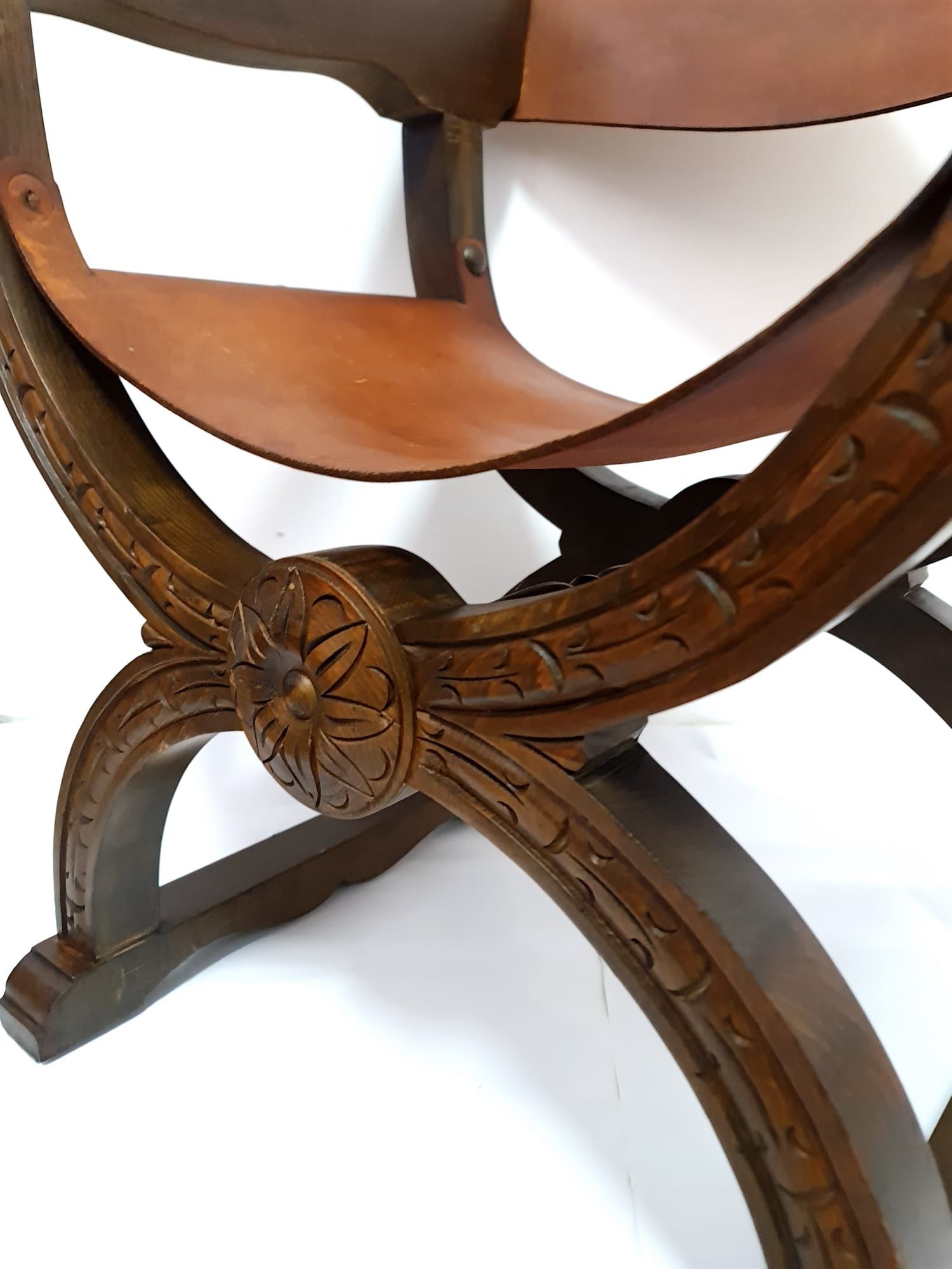 Fotel rzymski drewno naturalna skóra Antyk TRANSPORT