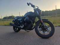Moto Guzzi V7 Stone