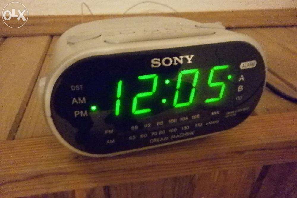 Budzik Radio SONY, Srebrny