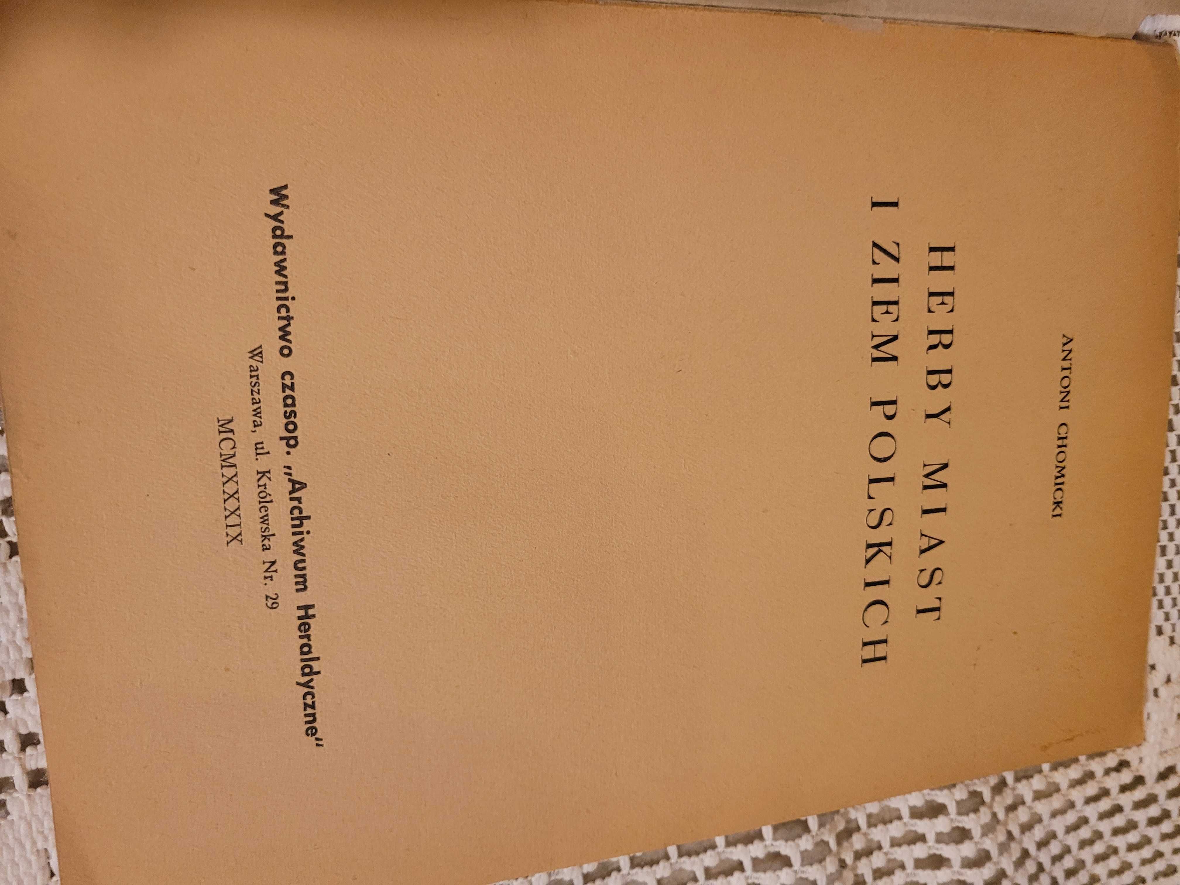 Książka z 1939r. : Herby miast i ziem polskich".