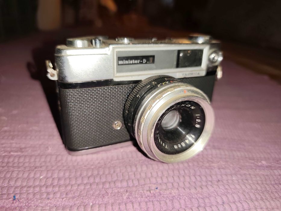 Máquina fotográfica Yashica Minister D