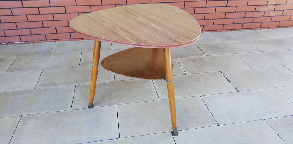 Stolik PRL patyczak kawowy art deco ława z półką trójkątny