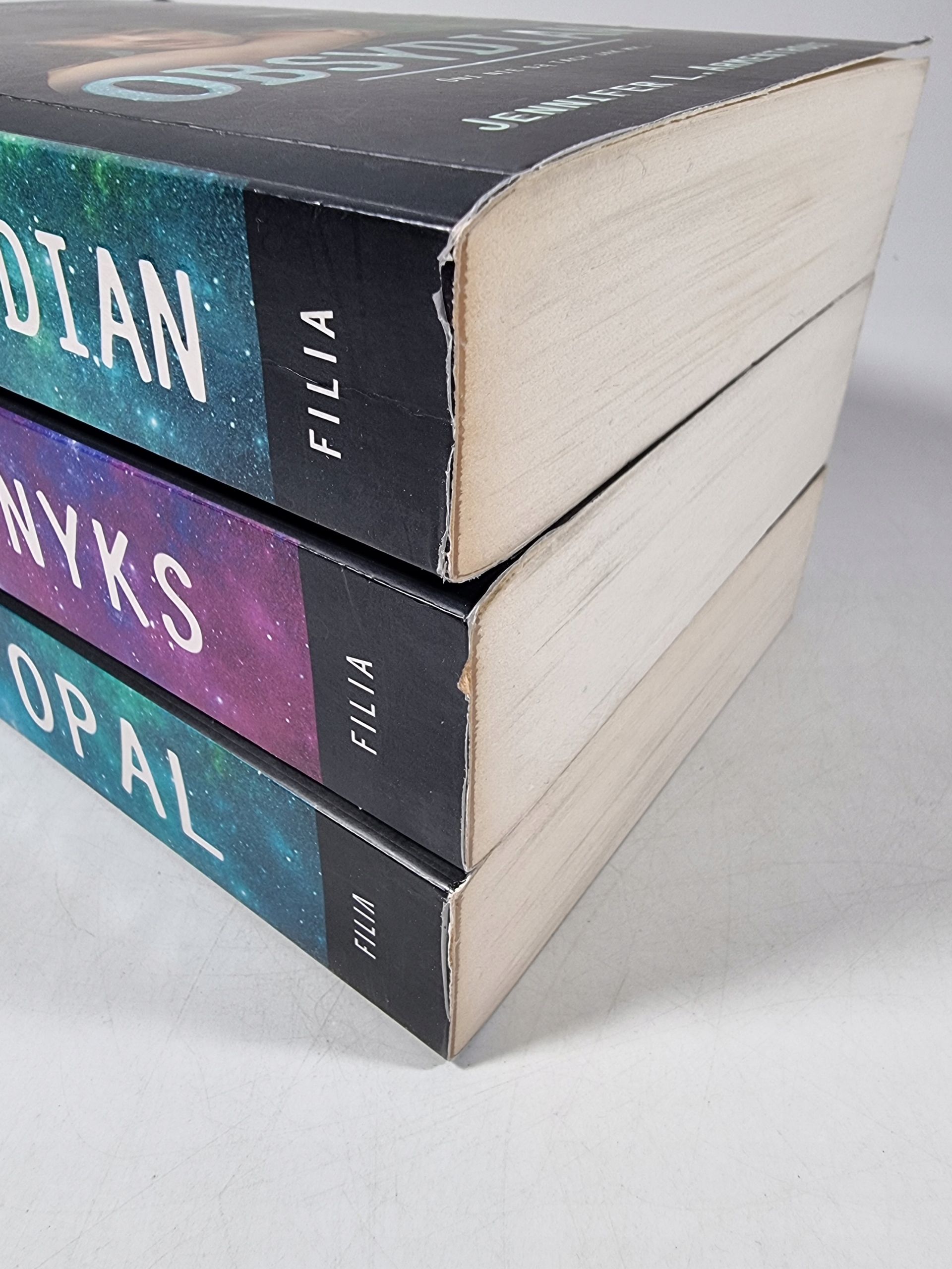 Obsydian / Opal / Onyks / Seria LUX / Armentrout