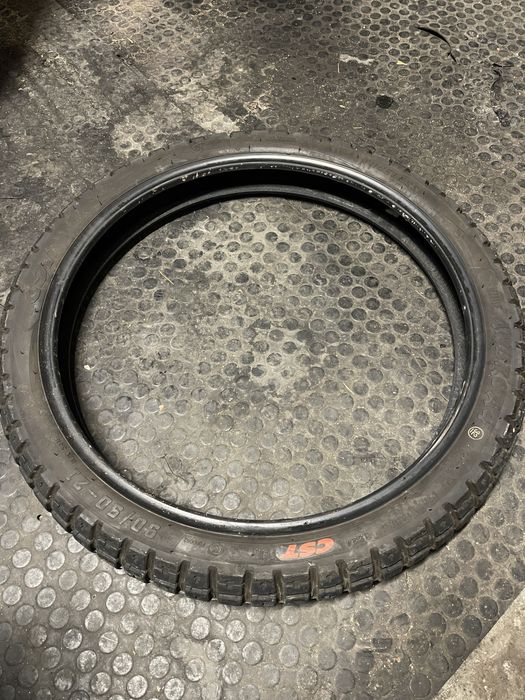 Pneus CST 90/90 R21 e 140/70 R18