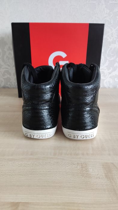 GUESS кроссовки ОРИГИНАЛ!!! Деми спортивные ботинки. 37 размер