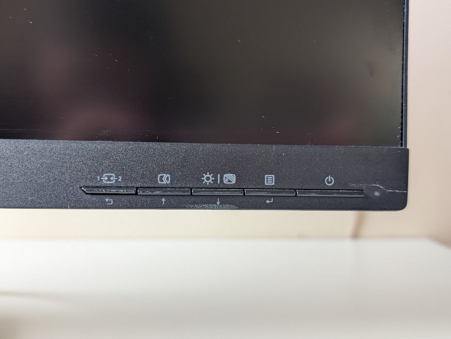 Монітор Lenovo D24-20/FHD/LED/IPS/Тонкі рамки/60Hz/W24"/Гарний стан