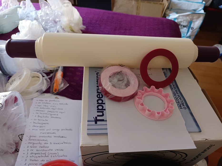 Tupperware rolo de pastelaria com formas