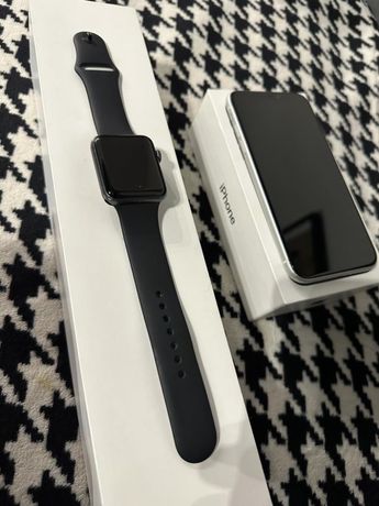 Iphone XR 64GB/ Apple watch seria 2