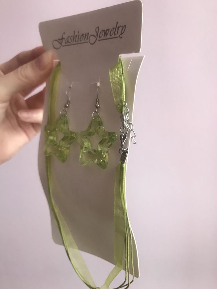 Komplet biżuterii naszyjnik i kolczyki kolor zielony gwiazdki