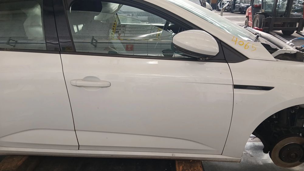 Porta frente direita RENAULT Megane IV (B9A/M_)