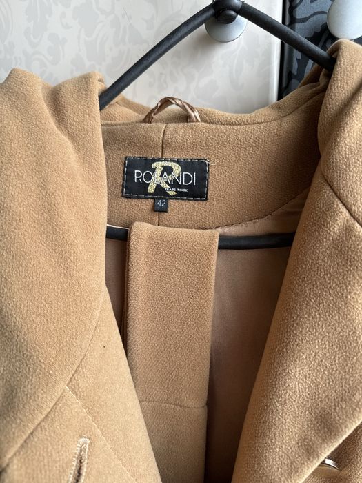 Кашемірове пальто на утепленні з капюшоном