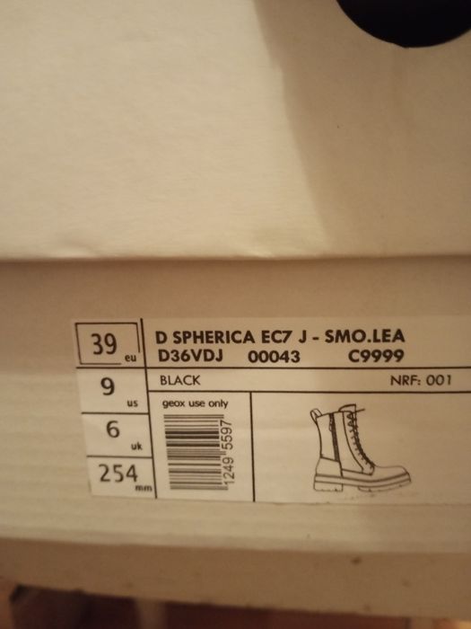 Нові  черевики жіночі. Geox р.39