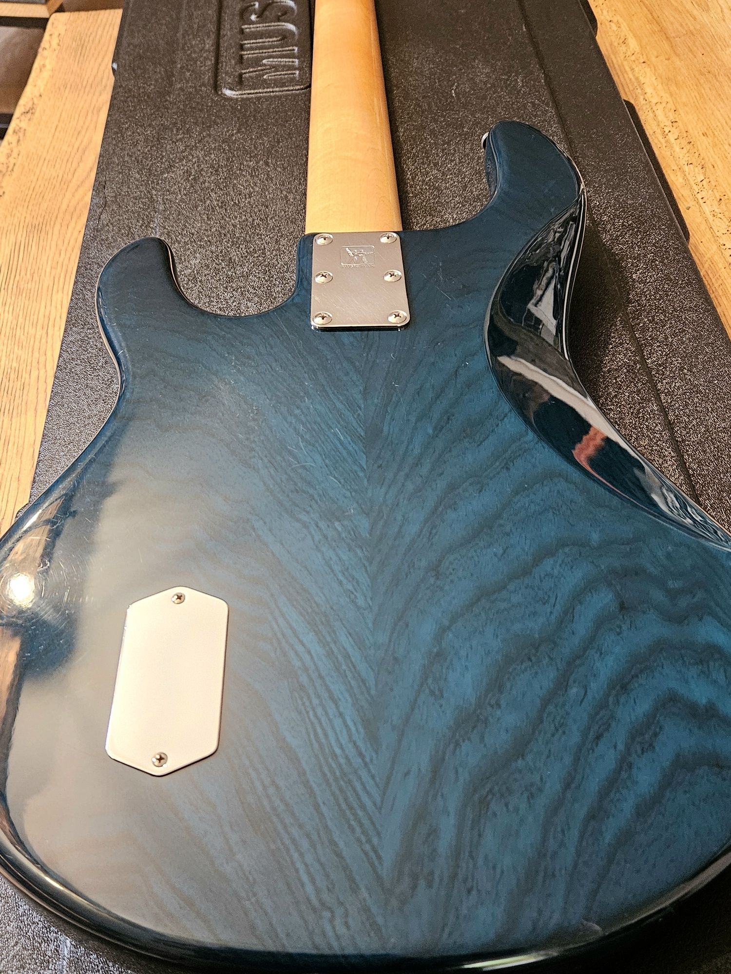 Gitara basowa Music Man Sting Ray 5