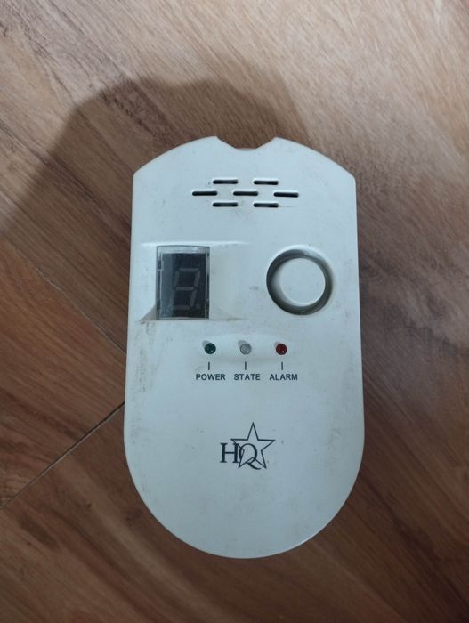 Czujnik detekcja gazu zmienego na 230V alarm