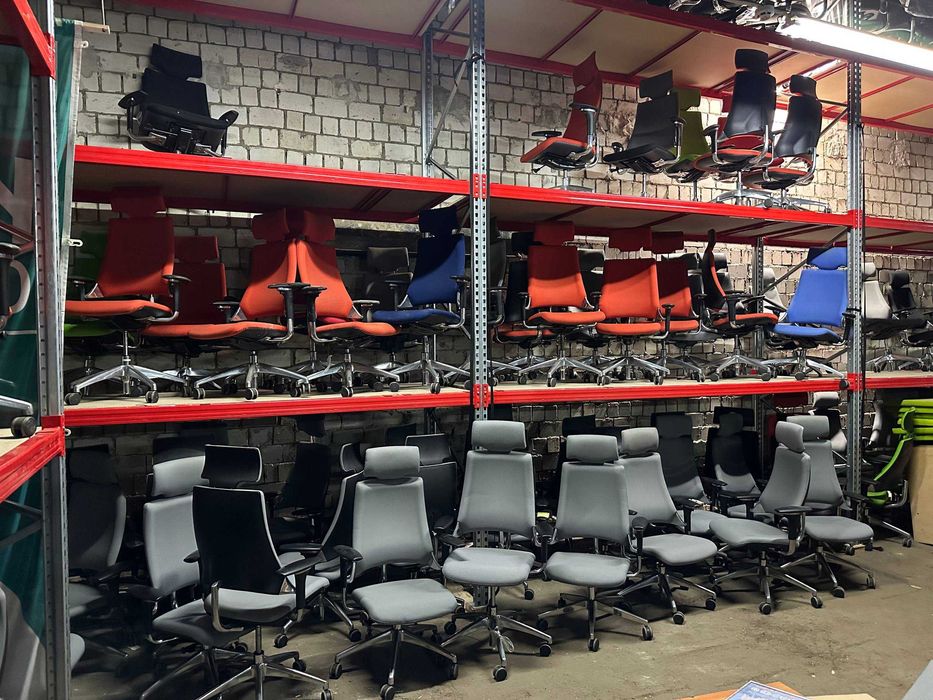 Продам меблі, стелажі полиці комоди крісла тумби столи дивани для каф