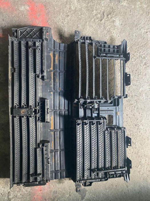 Решотка радіатора форд едж