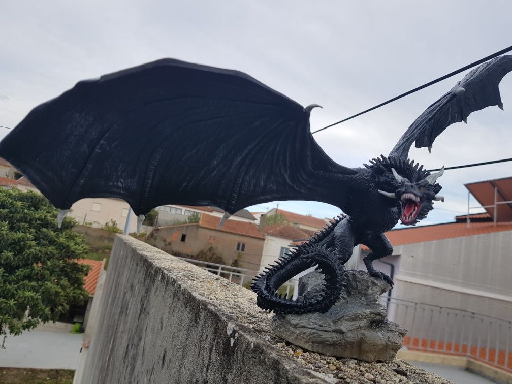 Escultura Dragão