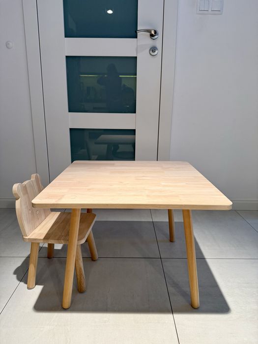 Drewniany stół i krzesło z niedźwiedziem -ZARA