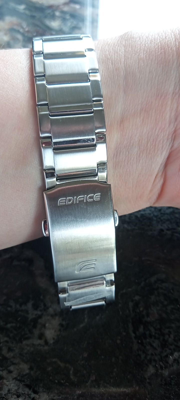 Zegarek Męski Casio  na bransoletce .